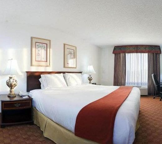 Holiday Inn Express & Suites Shelbyville, an IHG Hotel