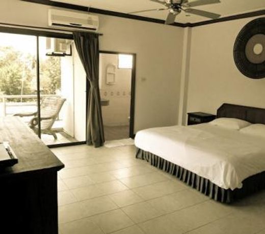 Super Green Hotel