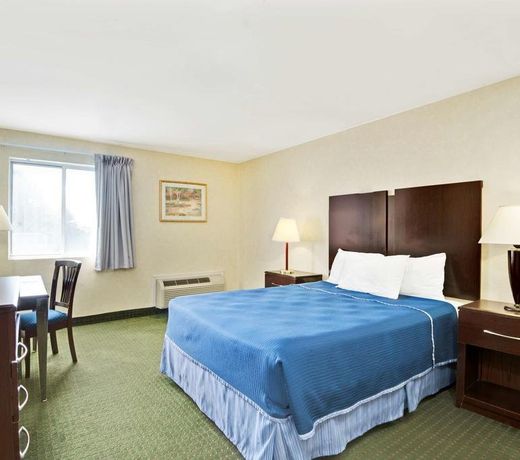Howard Johnson by Wyndham Bethel