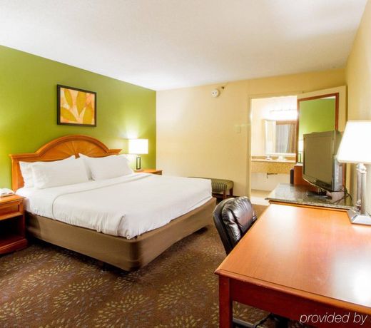 Holiday Inn Chicago North Shore, an IHG Hotel