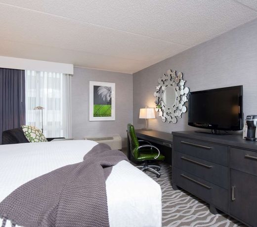 DoubleTree by Hilton Hotel and Conference Center Chicago North Shore