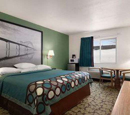 SureStay Plus Hotel by Best Western Bettendorf
