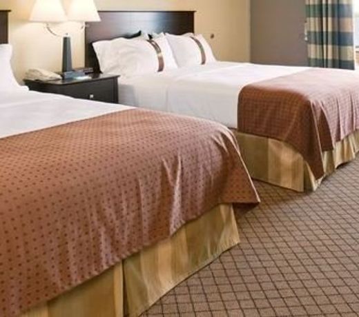 Holiday Inn Detroit Lakes, an IHG Hotel