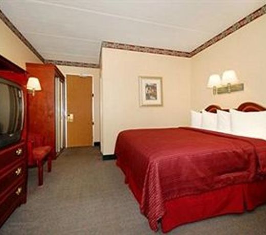 Riverview Inn & Suites