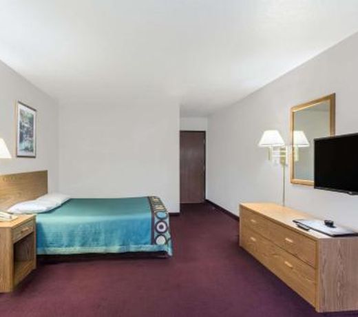 Super 8 by Wyndham Blackfoot - Idaho Falls
