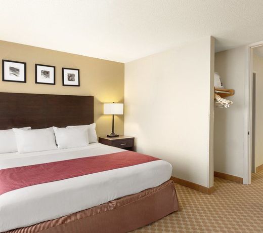 Country Inn & Suites by Radisson, Coon Rapids, MN
