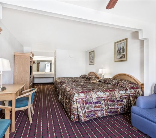 Brentwood Inn & Suites