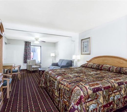 Brentwood Inn & Suites