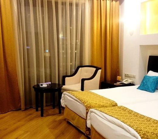The Crown Hotel
