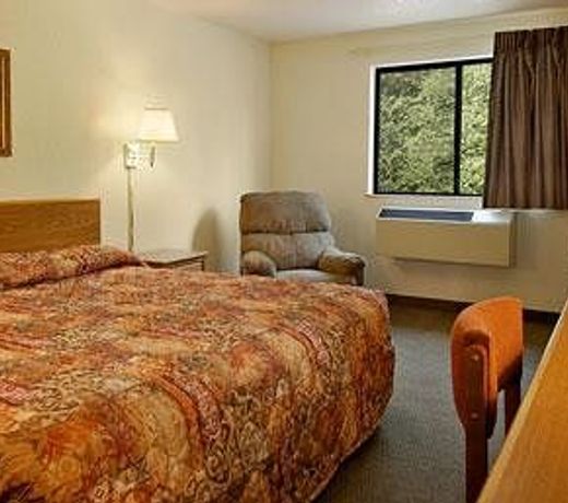 Super 8 by Wyndham Elkins