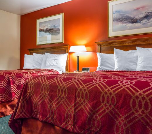 Rodeway Inn & Suites Brunswick near Hwy 1