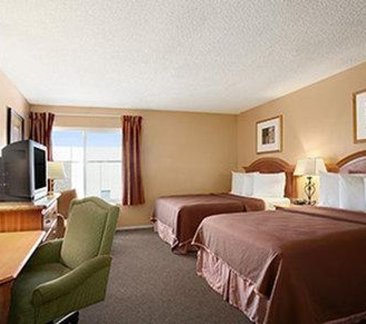 Howard Johnson by Wyndham Buena Park