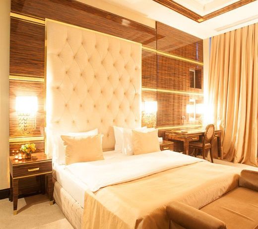 Sapphire Hotel