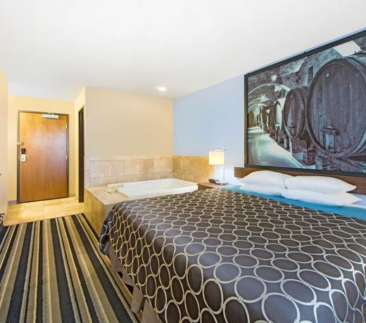 Super 8 by Wyndham Fairfield