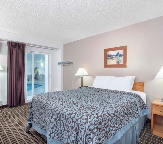 Days Inn by Wyndham Fond du Lac