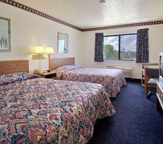 Super 8 by Wyndham Fond Du Lac