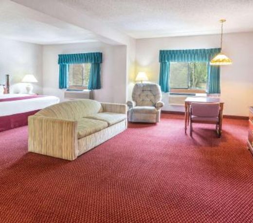 Days Inn by Wyndham Tiffin