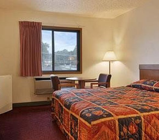 Super 8 by Wyndham Front Royal