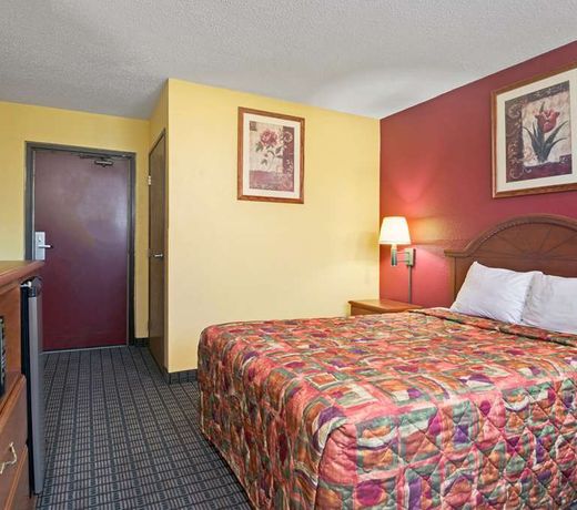 Days Inn by Wyndham Torrington