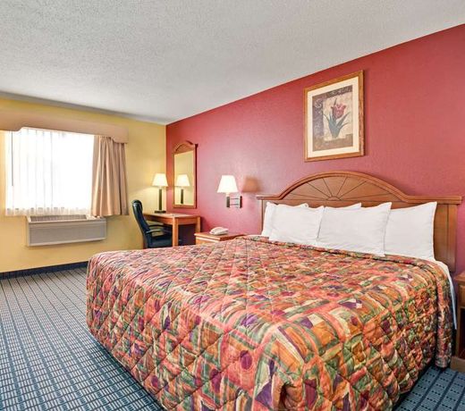 Days Inn by Wyndham Torrington