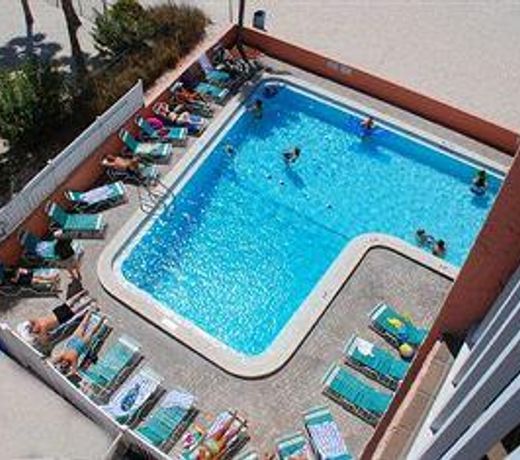 Island Inn Beach Resort