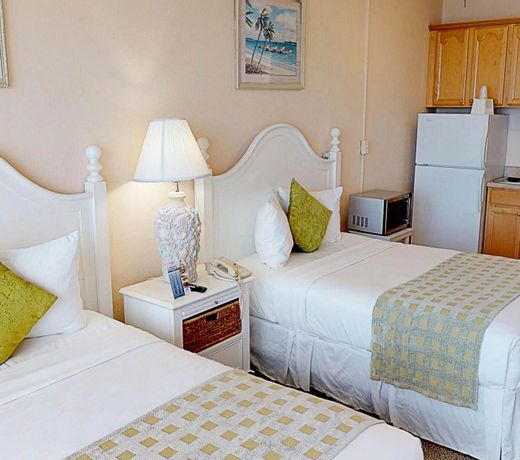 Island Inn Beach Resort