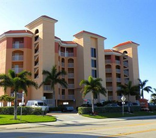 Surf Beach Resort by Sunsational Beach Rentals