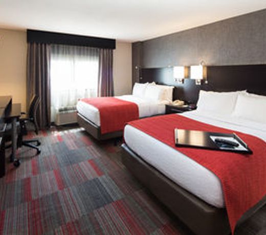 Holiday Inn Milwaukee Riverfront, an IHG Hotel
