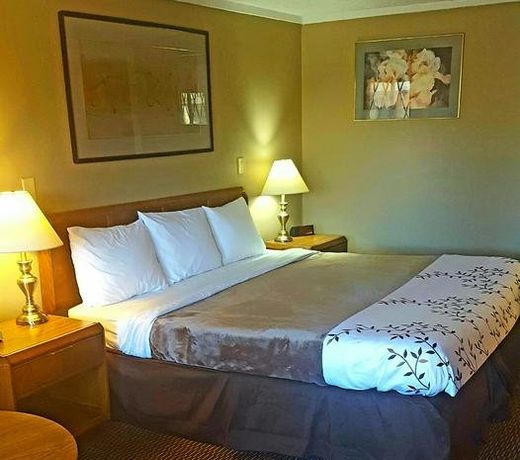 Airport Inn and Parking/Dayton International Airport