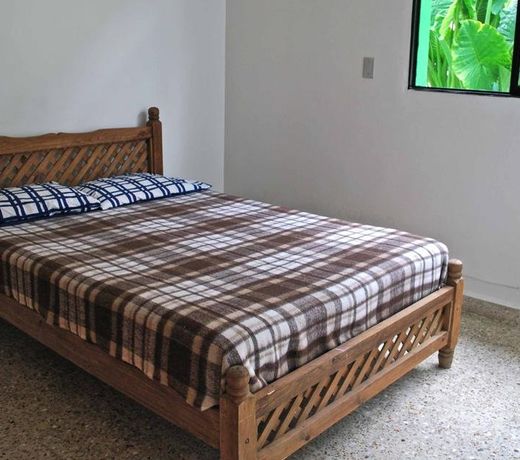 13 Cielos Hostel