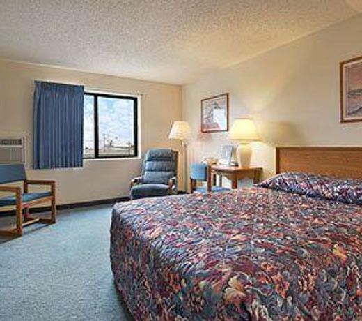 Super 8 by Wyndham Clear Lake