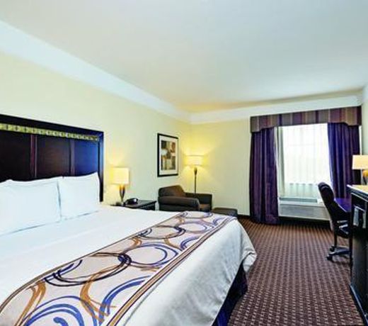 La Quinta by Wyndham Cleburne