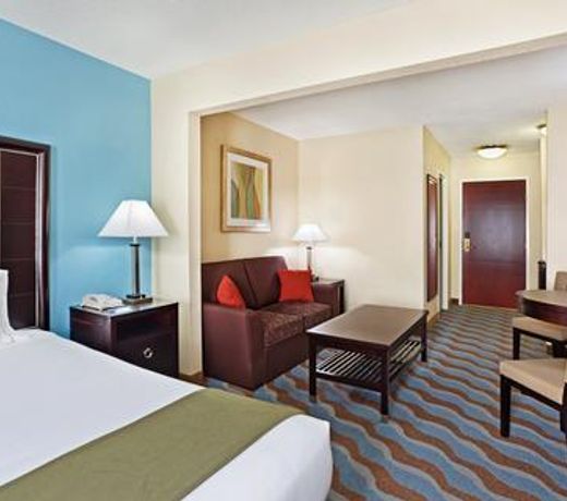 Comfort Inn & Suites Greenwood near University