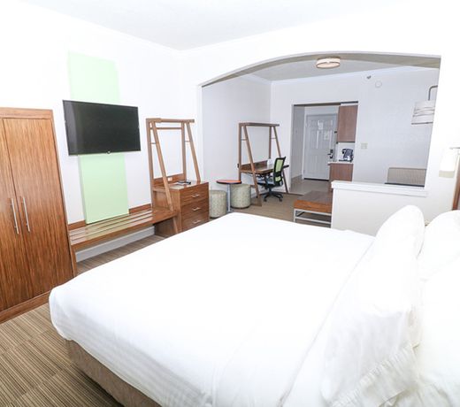 Holiday Inn Express Hotel & Suites Greenville, an IHG Hotel