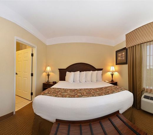 BEST WESTERN PLUS Monica Royale Inn & Suites