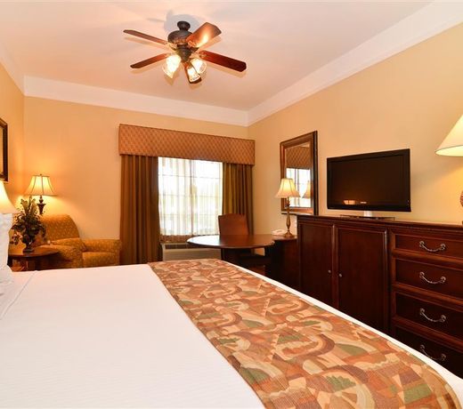 BEST WESTERN PLUS Monica Royale Inn & Suites