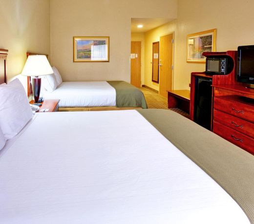 Holiday Inn Express & Suites Greenwood