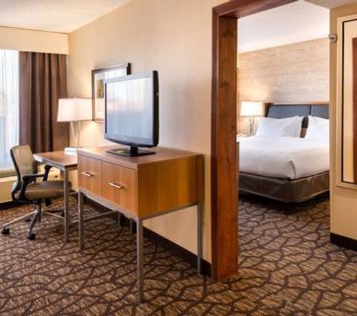 Holiday Inn Hotel & Suites Warren, an IHG Hotel