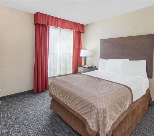 Hawthorn Suites by Wyndham Detroit Warren