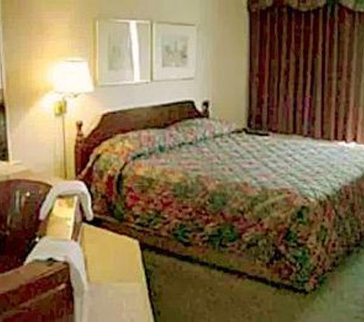 QUALITY INN WARREN