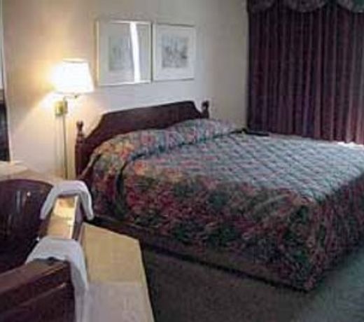 QUALITY INN WARREN