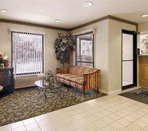 Super 8 by Wyndham Decatur/Dntn/Atlanta Area