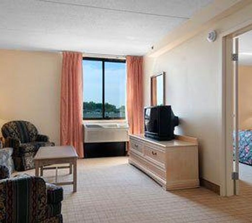 Fairbridge Hotel Cleveland East