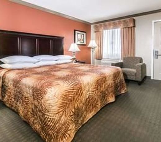 Hill Country Inn & Suites