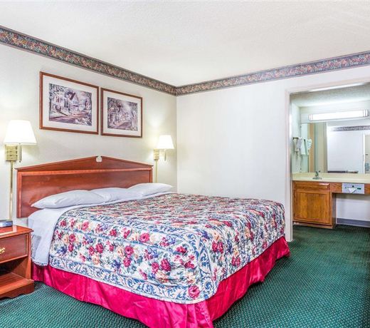 Days Inn by Wyndham Cornelia