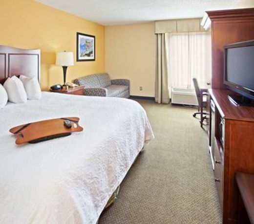 Holiday Inn Express & Suites Cincinnati Riverfront, an IHG Hotel