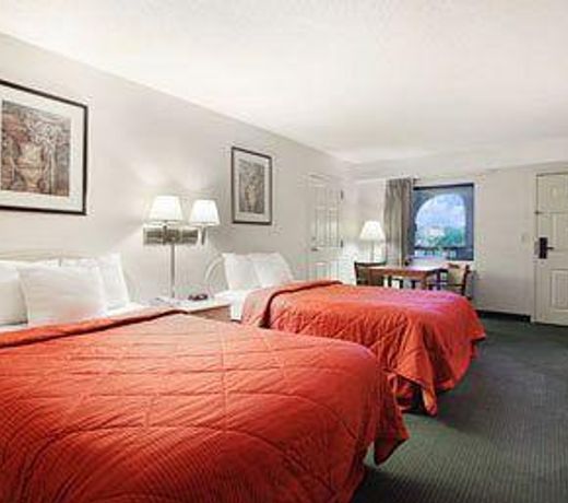 Days Inn & Suites by Wyndham Columbia Airport