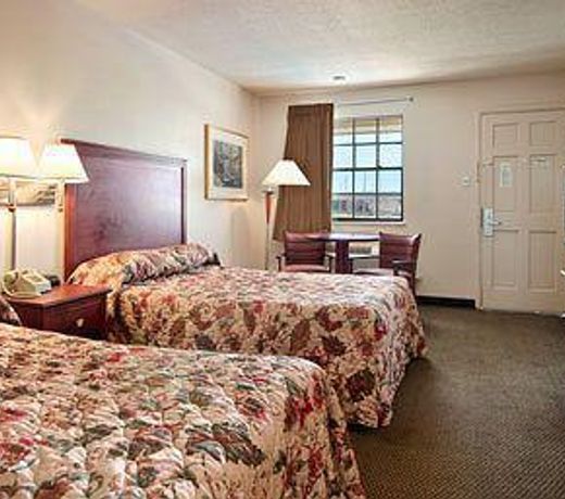 Super 8 by Wyndham Monroe West