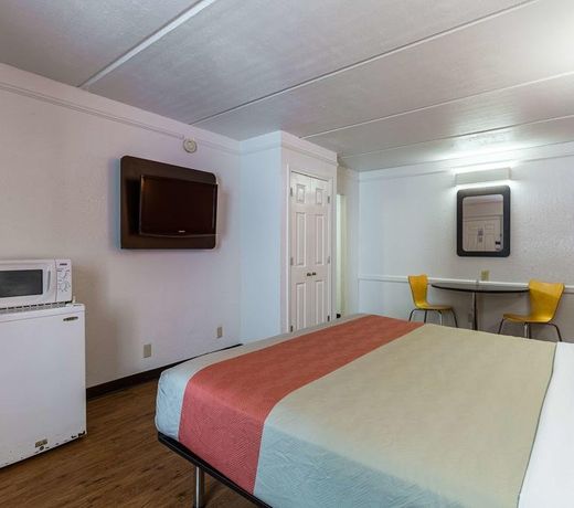 Motel 6-Baytown, TX - Garth Rd