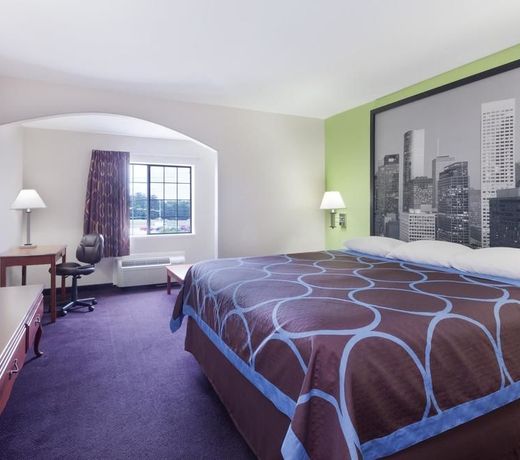 Super 8 by Wyndham Huntsville